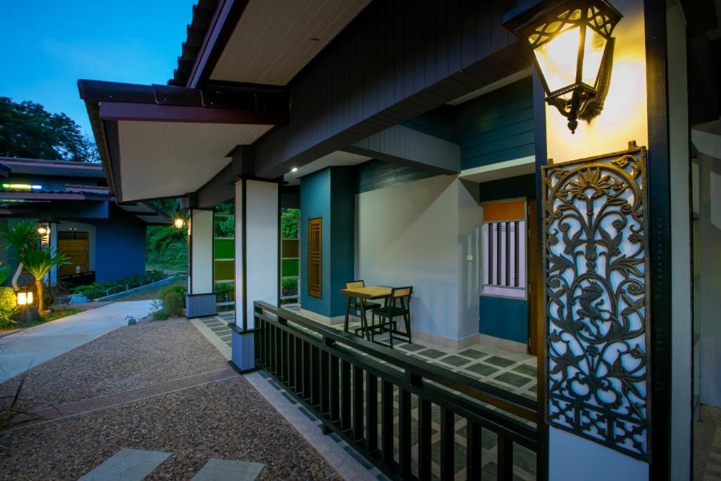 Loft Vintage Chalet Resort Ko Lanta Buitenkant foto