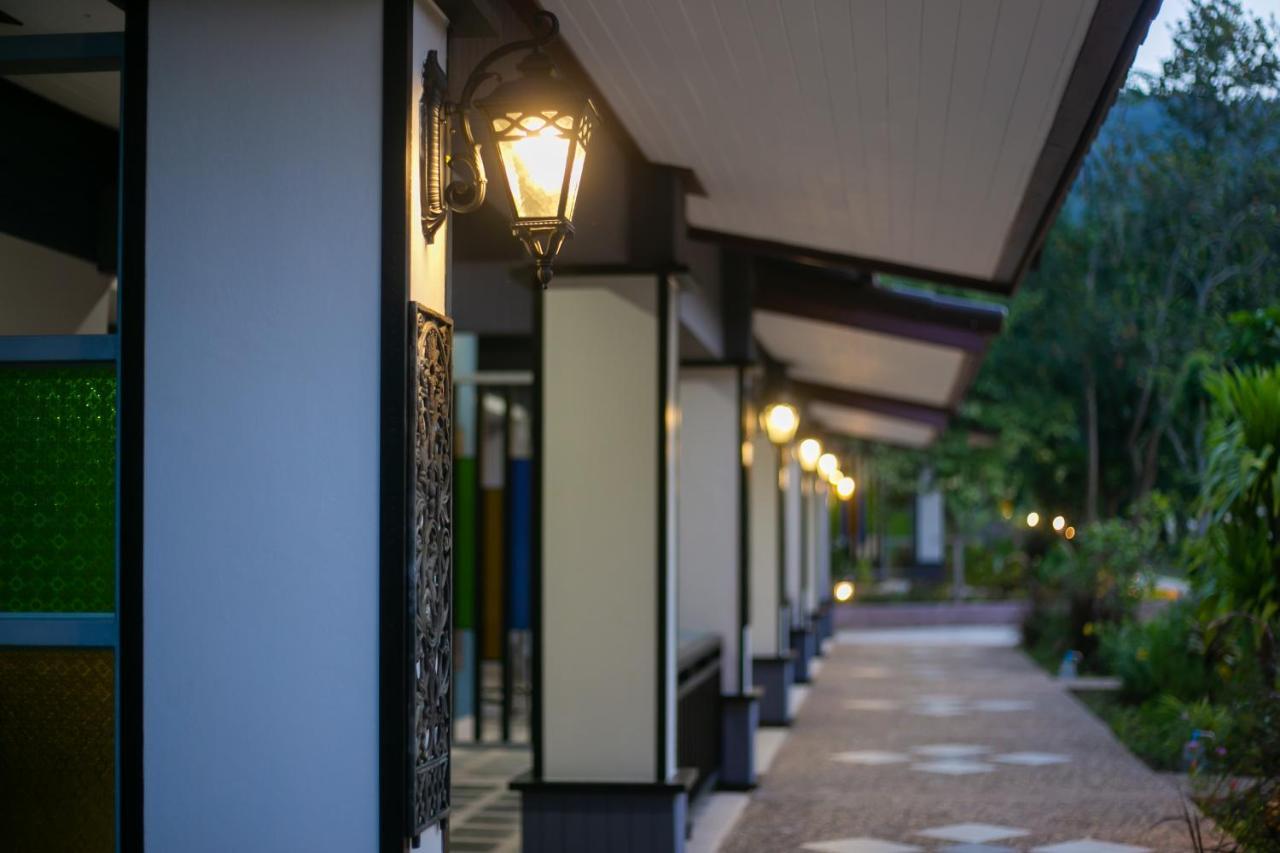 Loft Vintage Chalet Resort Ko Lanta Buitenkant foto