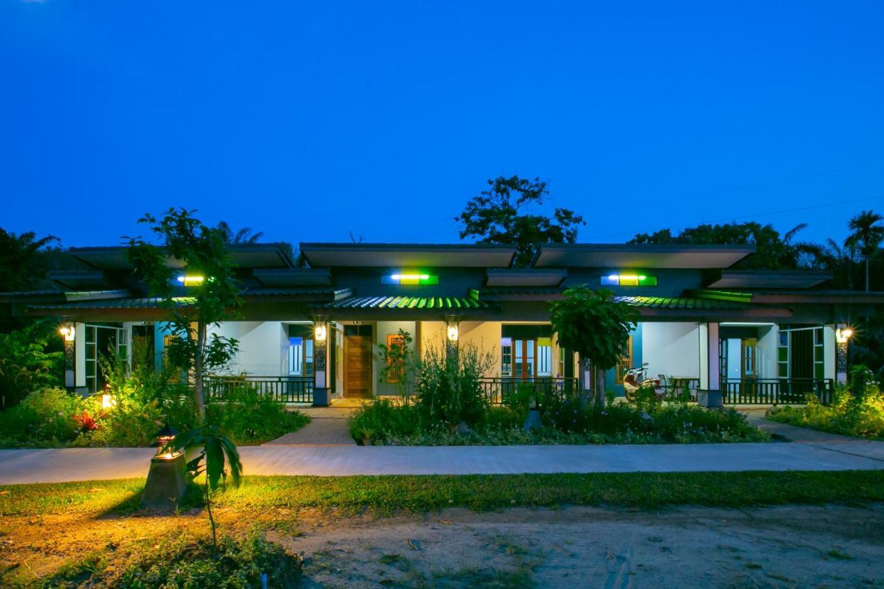Loft Vintage Chalet Resort Ko Lanta Buitenkant foto